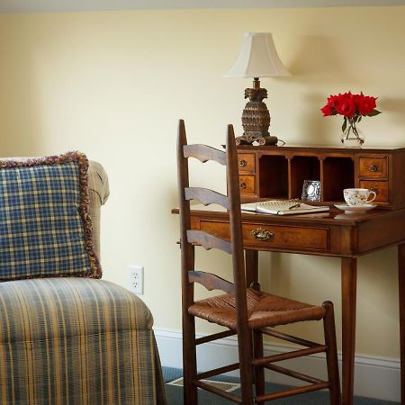 Inn At Warner Hall Gloucester Buitenkant foto