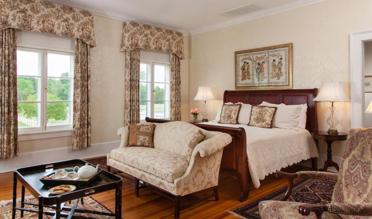 Inn At Warner Hall Gloucester Buitenkant foto