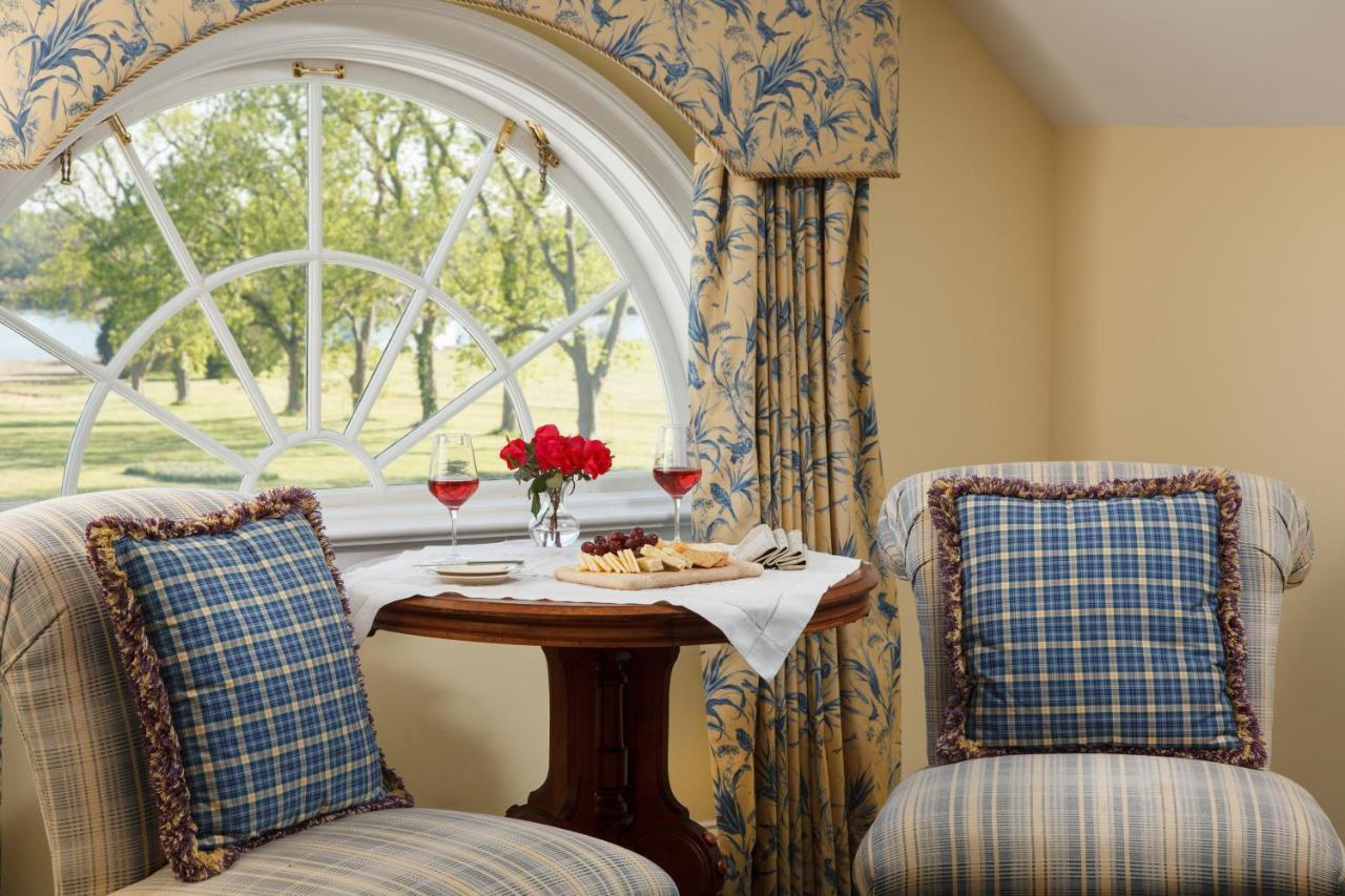 Inn At Warner Hall Gloucester Buitenkant foto