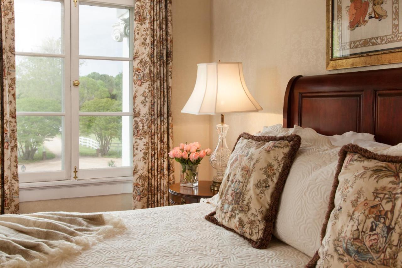 Inn At Warner Hall Gloucester Buitenkant foto