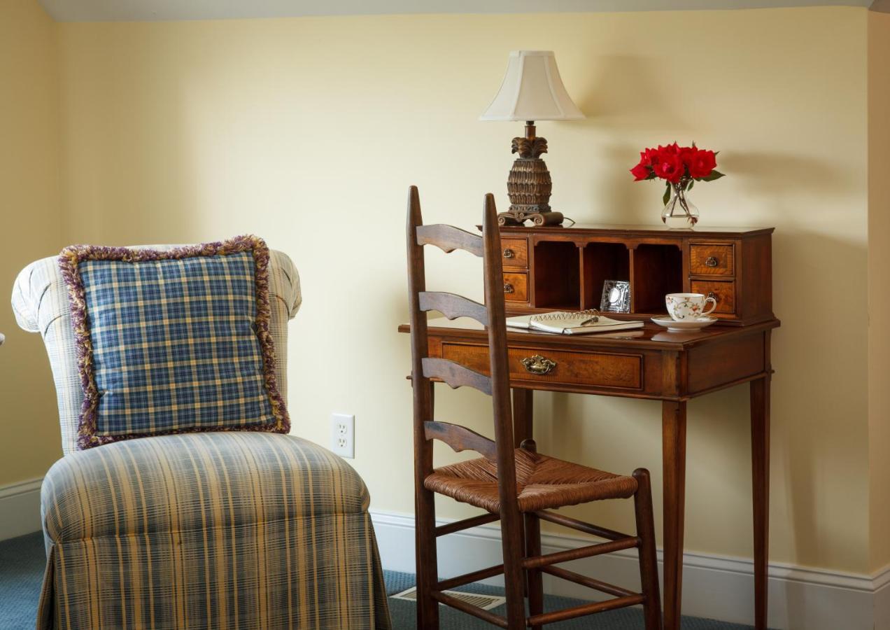 Inn At Warner Hall Gloucester Buitenkant foto